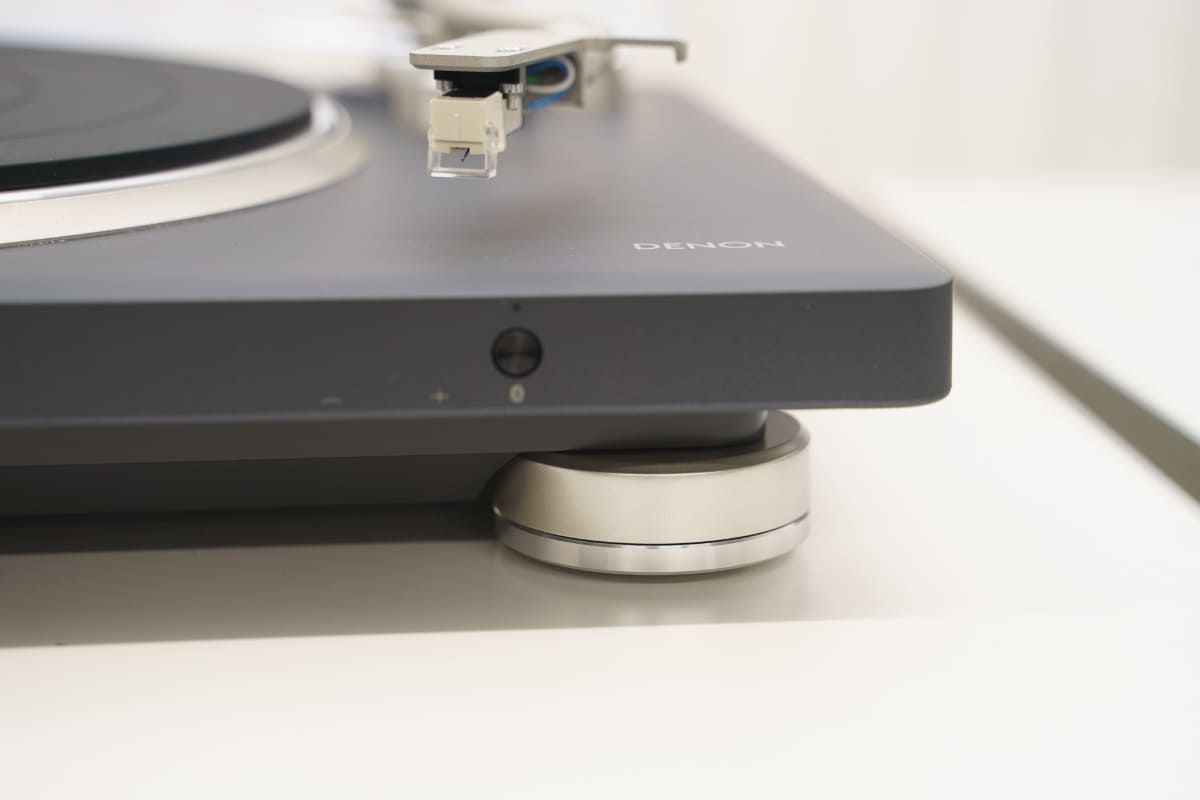 前面にBluetooth用のボタンがある
