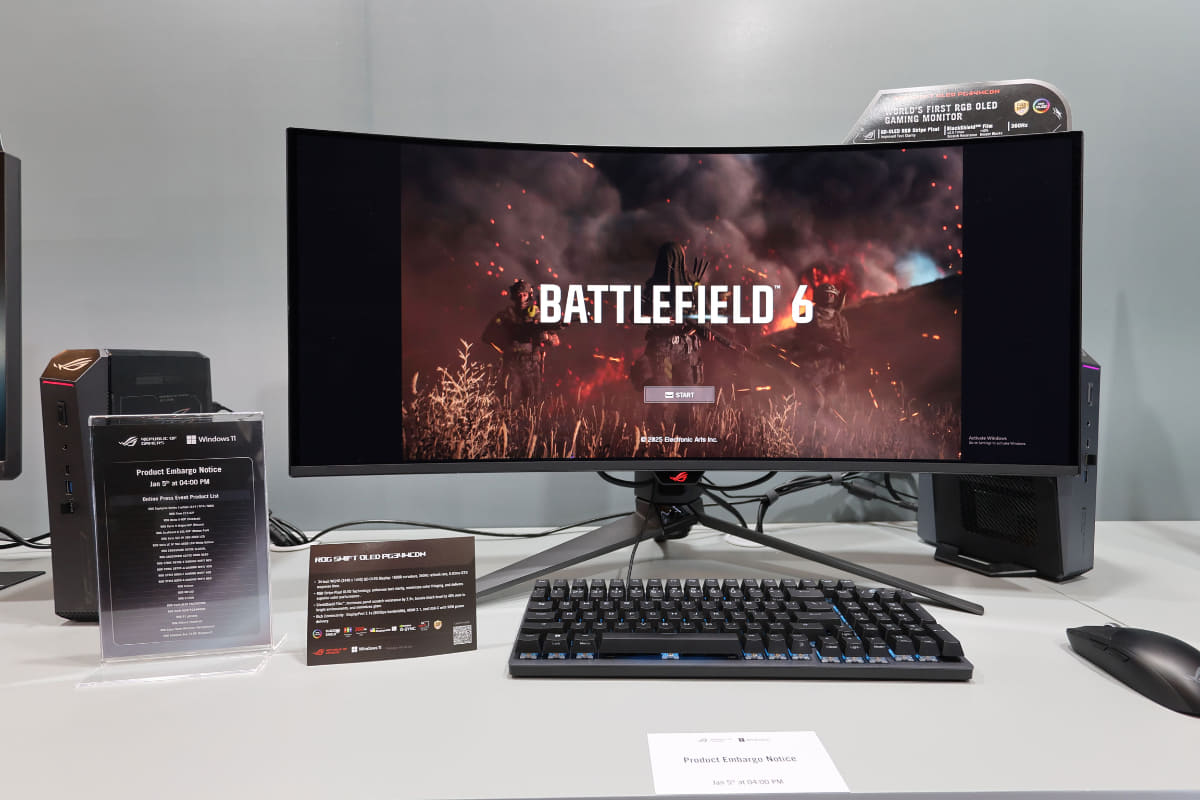 RGBストライプ構造のQD-OLEDパネルを採用したASUSの「ROG Swift OLED PG34WCDM」は、アスペクト比21：9のウルトラワイド型のゲーミングモニター製品。画面サイズは定番の34インチ、解像度は3,440×1,440ピクセル