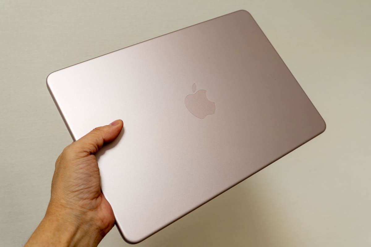 Neoの天板。色は「ブラッシュ」