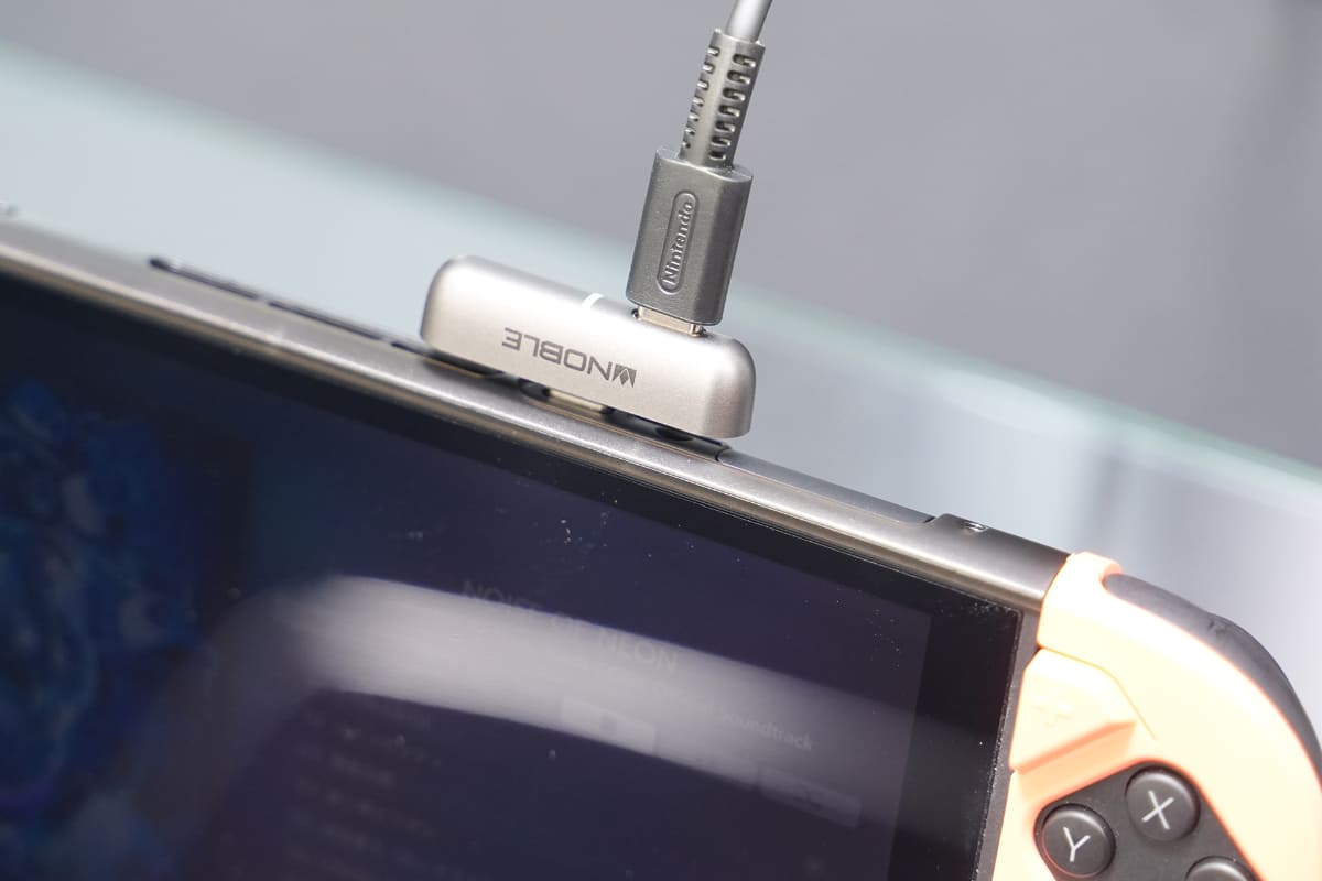 スマホやSwitch 2のUSB-C端子にScepterを接続した状態で、スマホやSwitch 2を充電することもできる