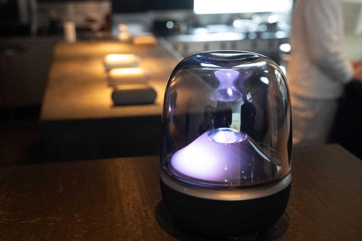 手前が「Aura Studio 5 Wi-Fi」