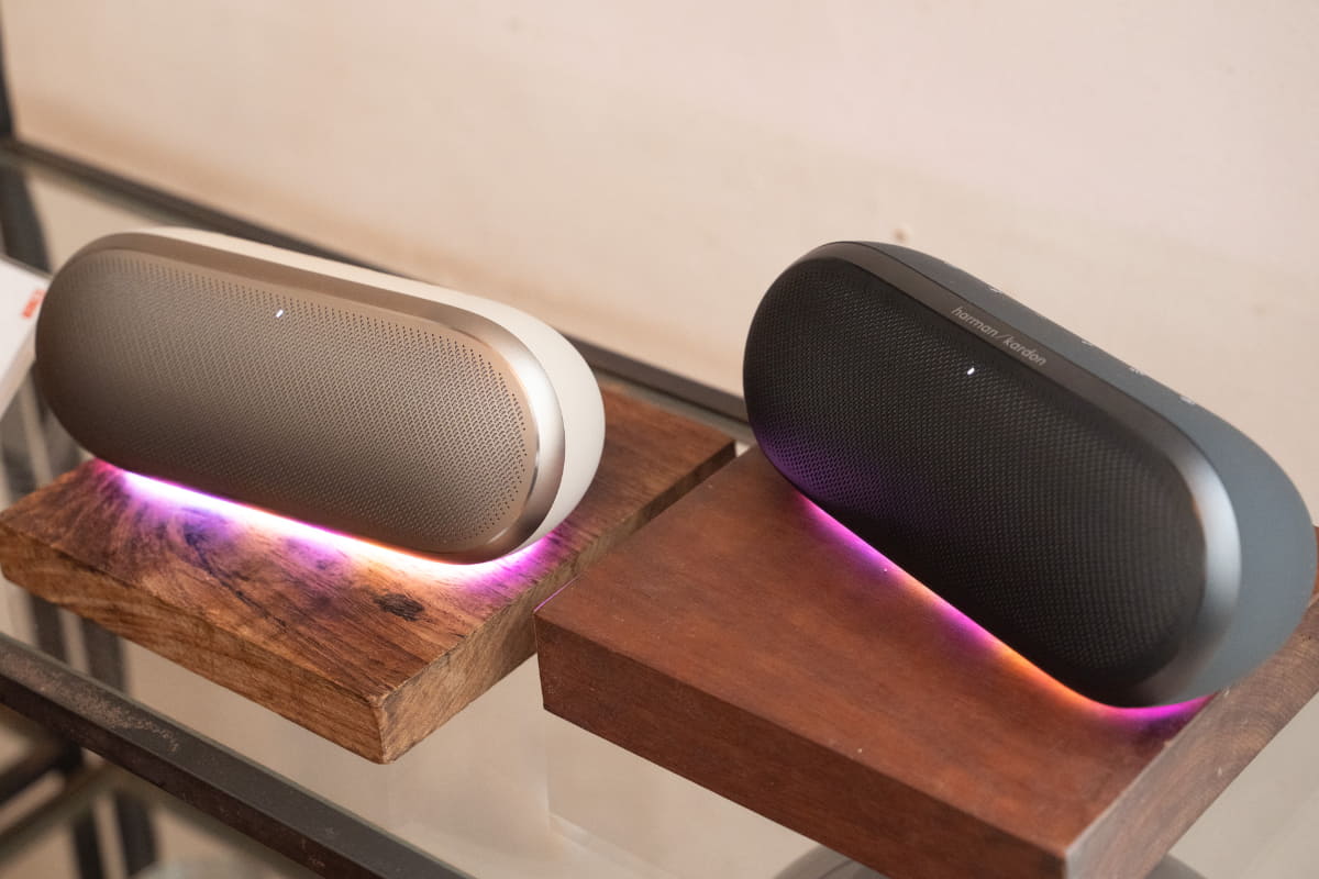 ミニマルデザインとアンビエントライトを採用した「Luna 2」