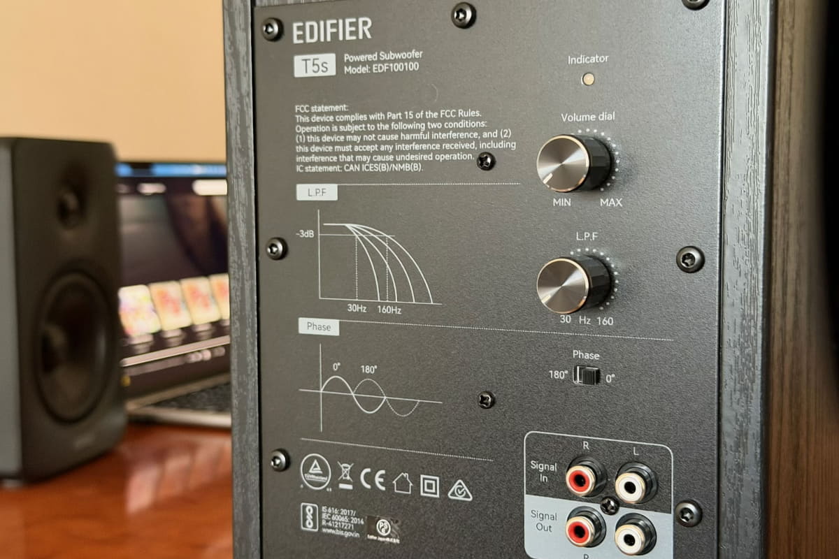 T5sのリアパネル