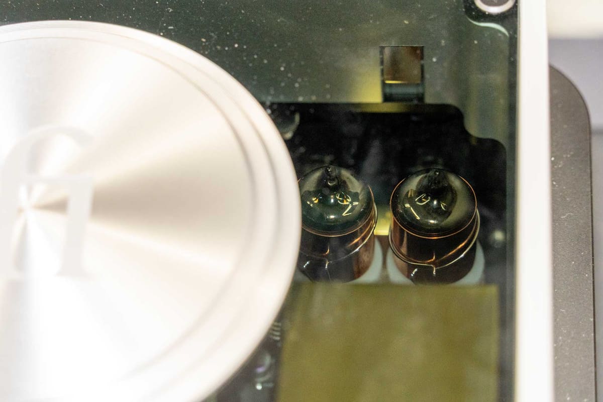 真空管「NOS GE5670」を搭載