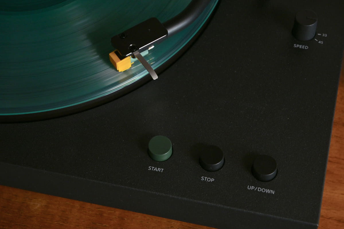 「PS-LX3BT」。スタートボタンだけ緑なところも可愛い