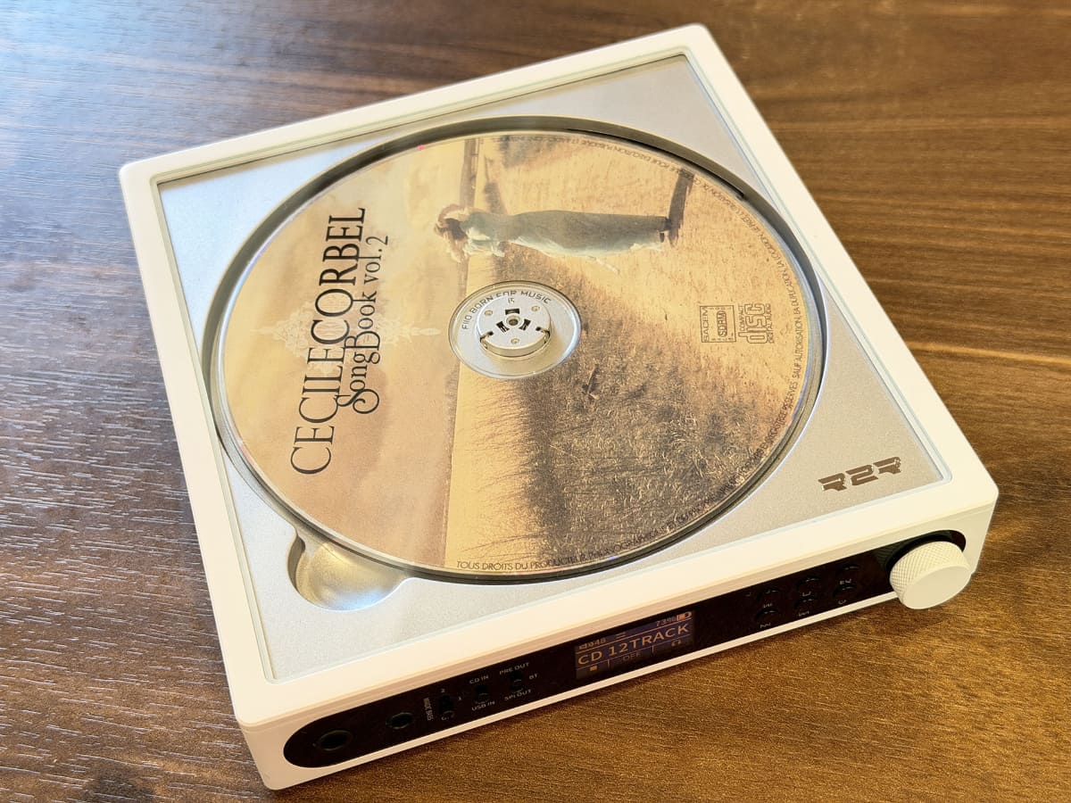 ポータブルCDプレーヤーの「DM15 R2R」