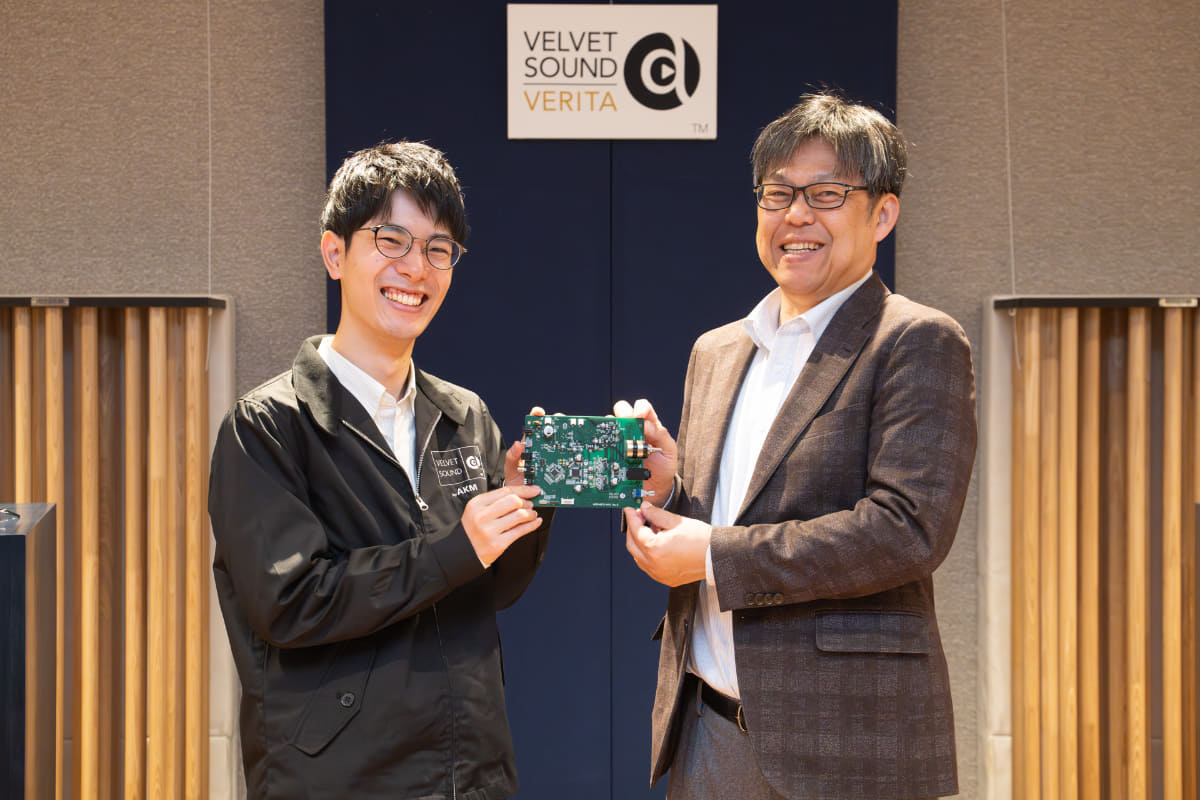 左から田中拳氏、オーディオマイスター佐藤友則氏
