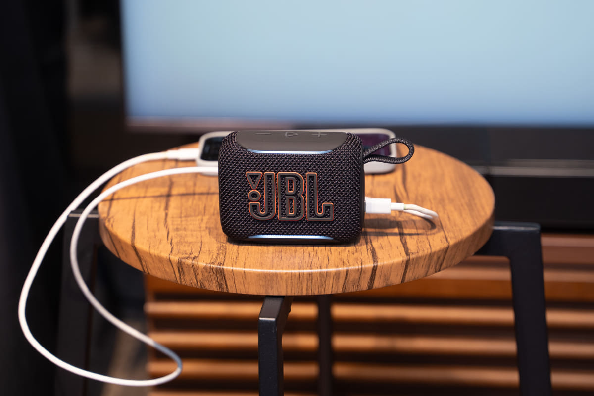 スマホやPCとUSB接続し、ロスレスオーディオの再生に対応