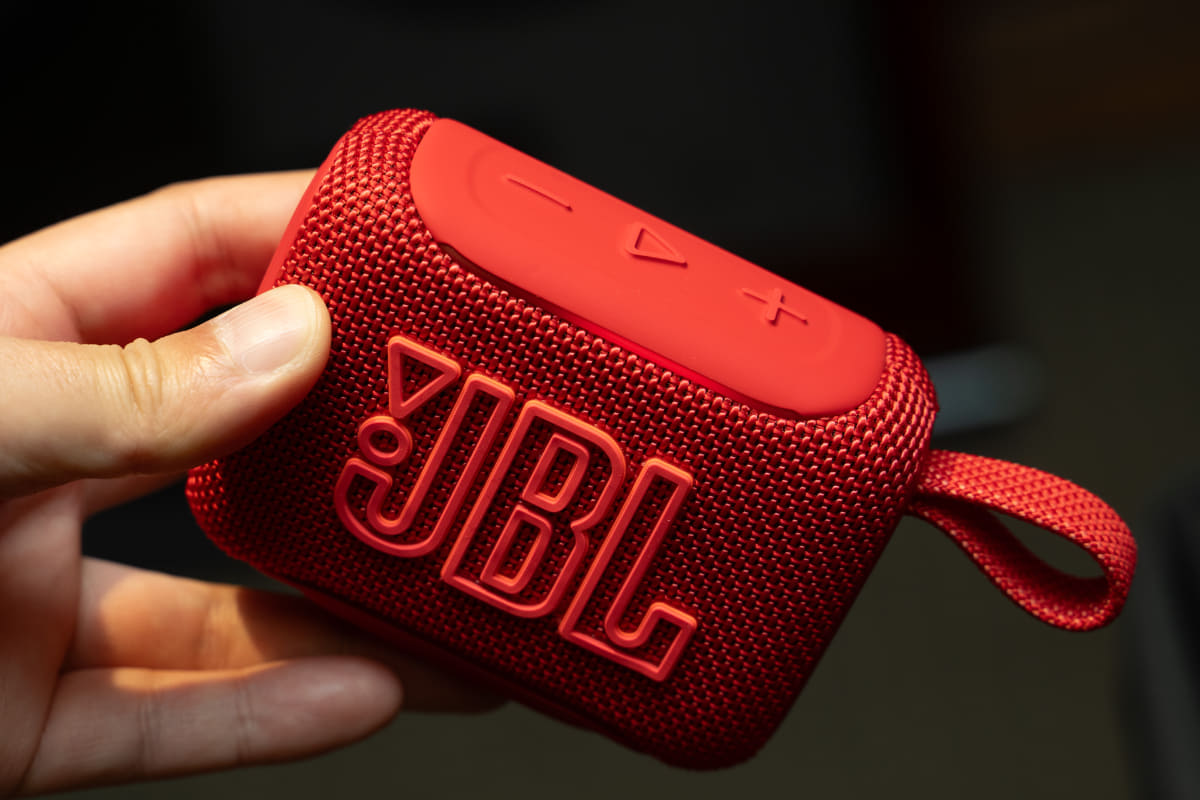 モデルのカラーによって、ライトの色は異なる