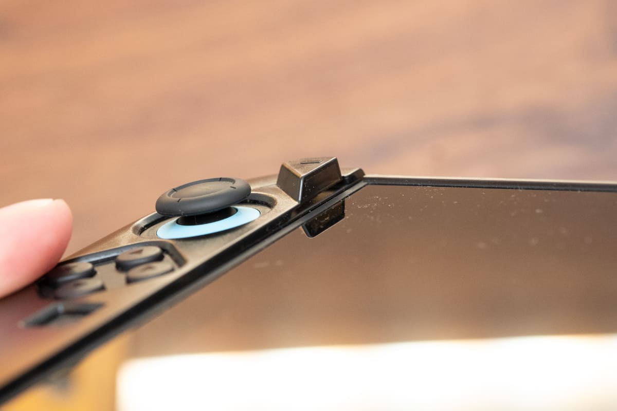 （＋）（－）ボタンの部分を、あえて盛り上げる事で、押しやすくしている