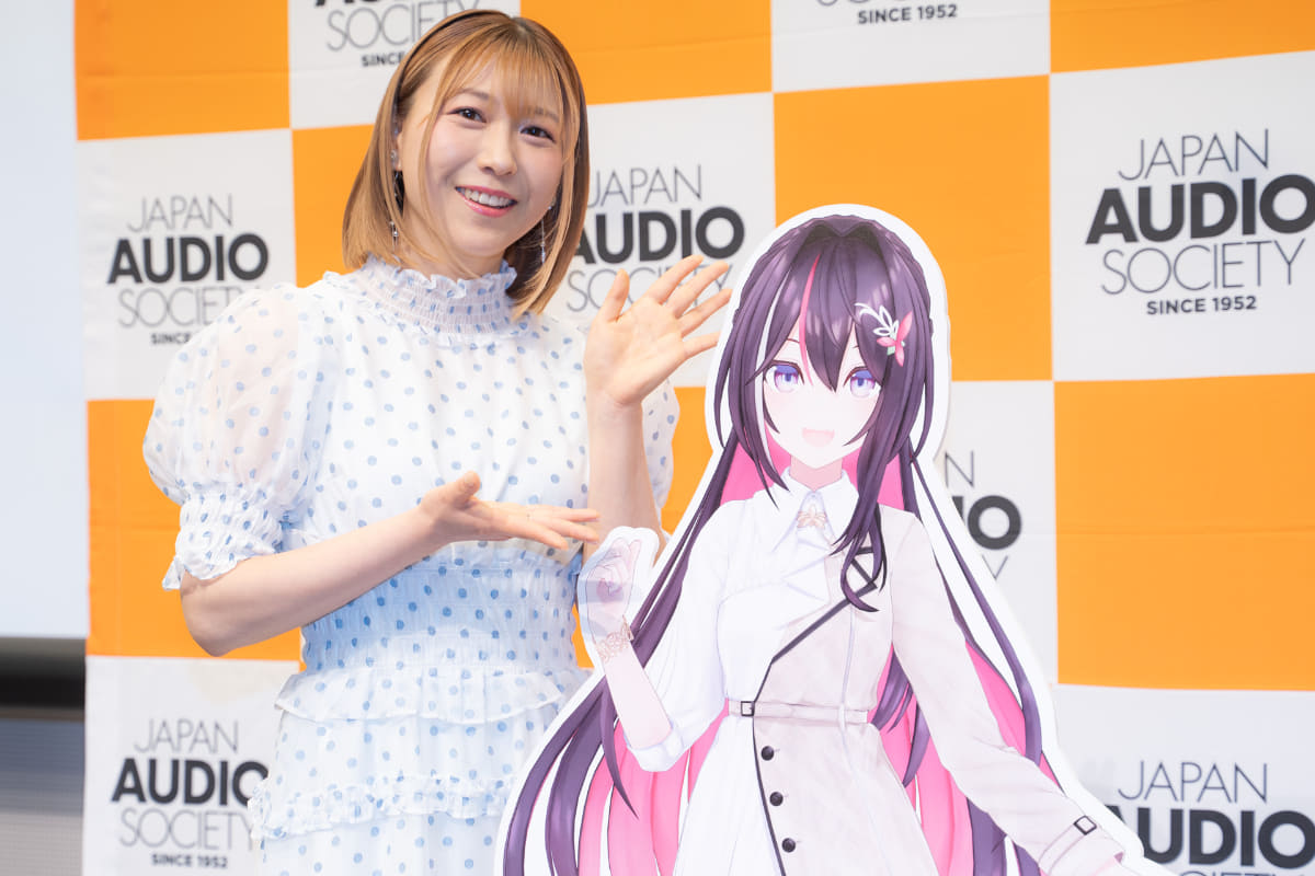 「OTOTEN2026」盛り上げるアンバサダーに就任した、声優の安野希世乃さん(左)、ホロライブ所属のVTuber・AZKiさん(右)