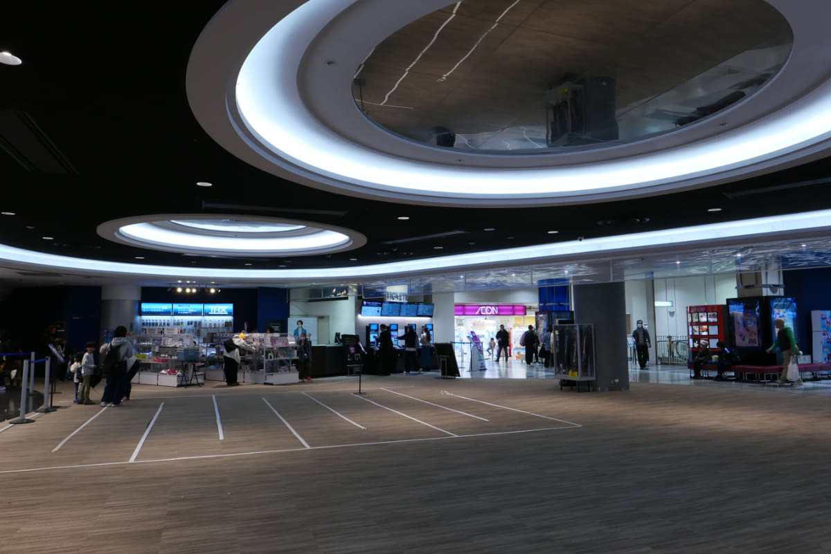 イオンシネマ海老名 ロビー