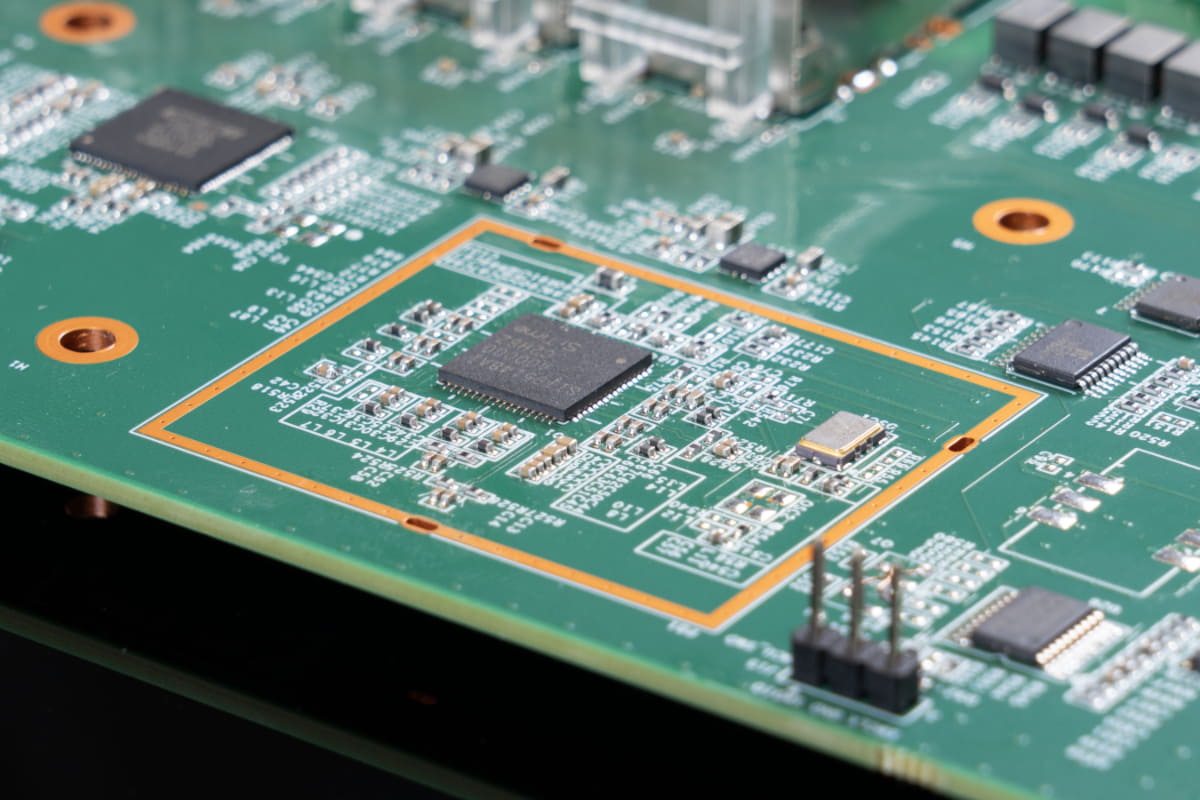 シールドを開けた状態