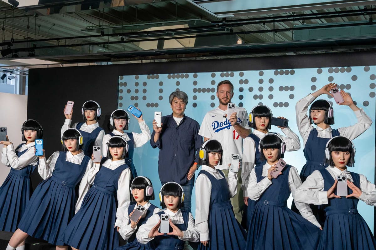 Nothing Japanの黒住吉郎代表(左)、グローバルのチーフ・ブランド・オフィサーを努めているチャーリー・スミス氏(右)