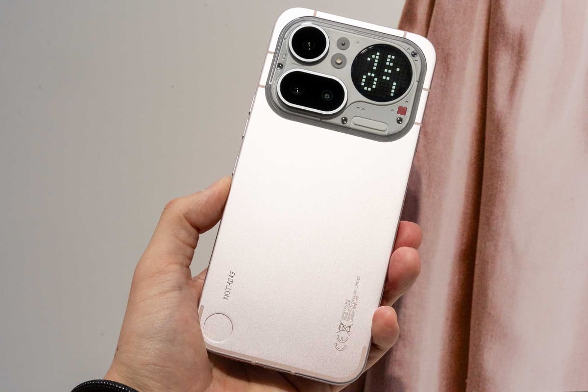 「Phone (4a) Pro」ピンク