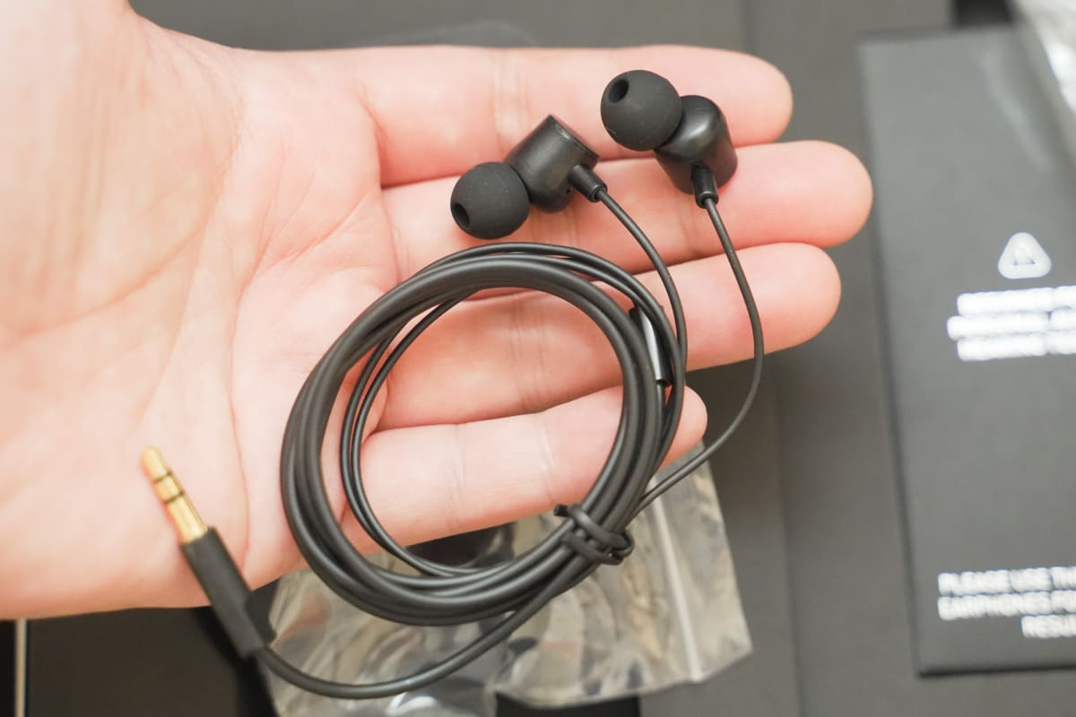 聴力測定イヤフォン