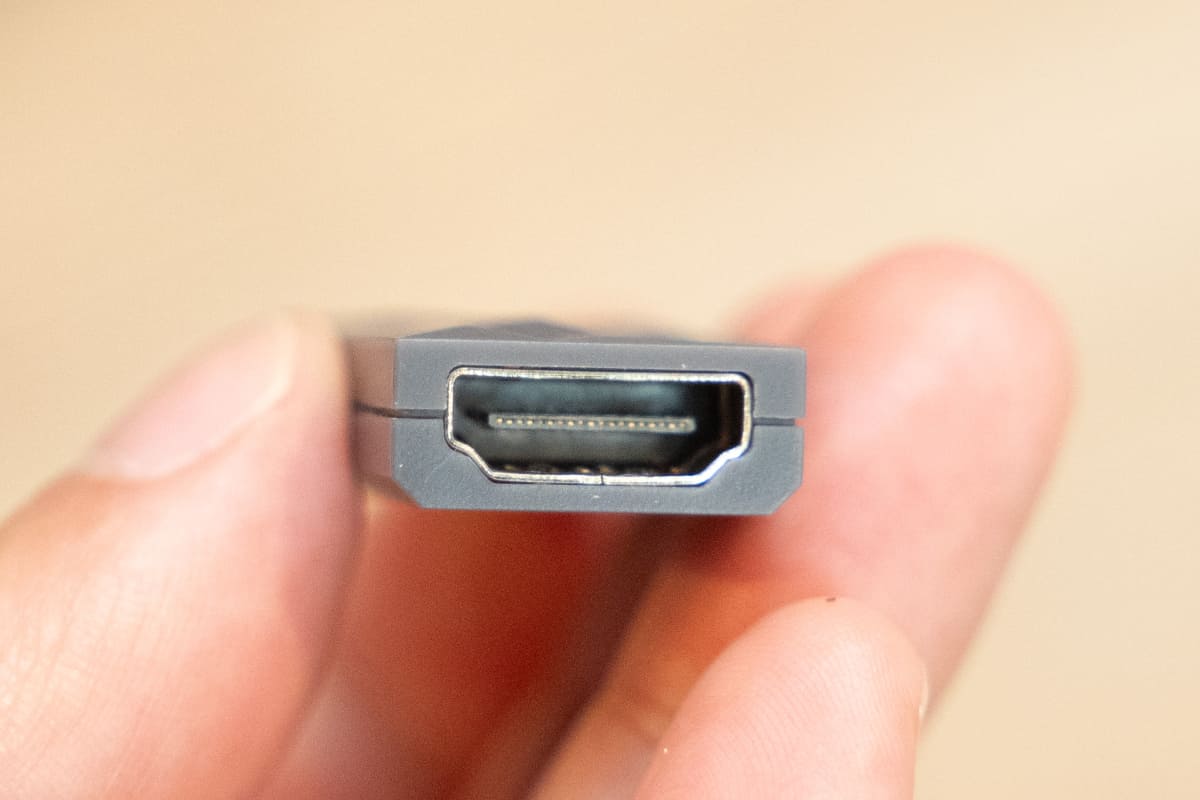 HDMI入出力端子を備えている