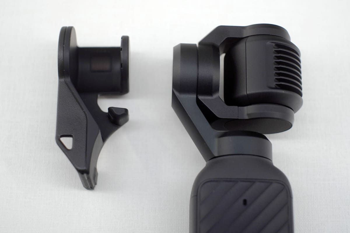 ジンバルを固定する 「ジンバルクランプ」が付属