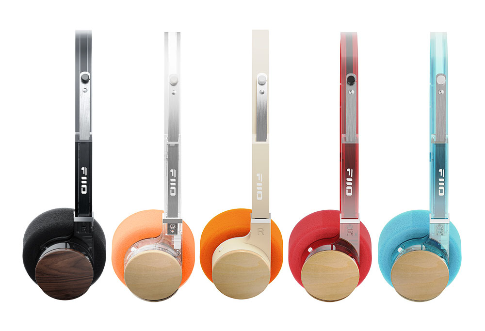 カラーはBlack、Transparent、White、Burgundy、Cyanを用意