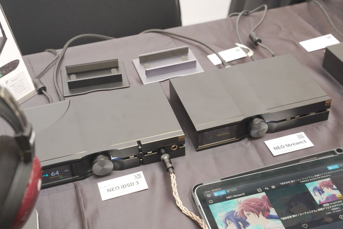右がNEO Stream 3、左がNEO iDSD3
