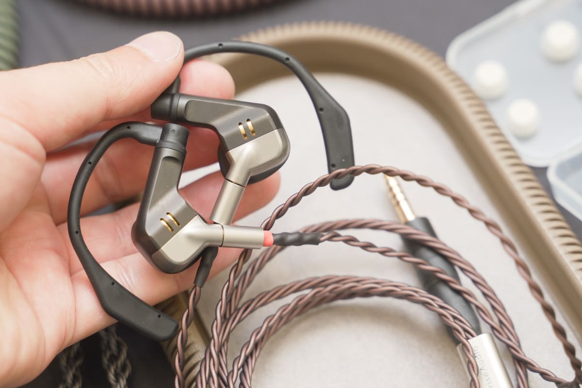 ユニバーサルイヤフォン「IBUKI」