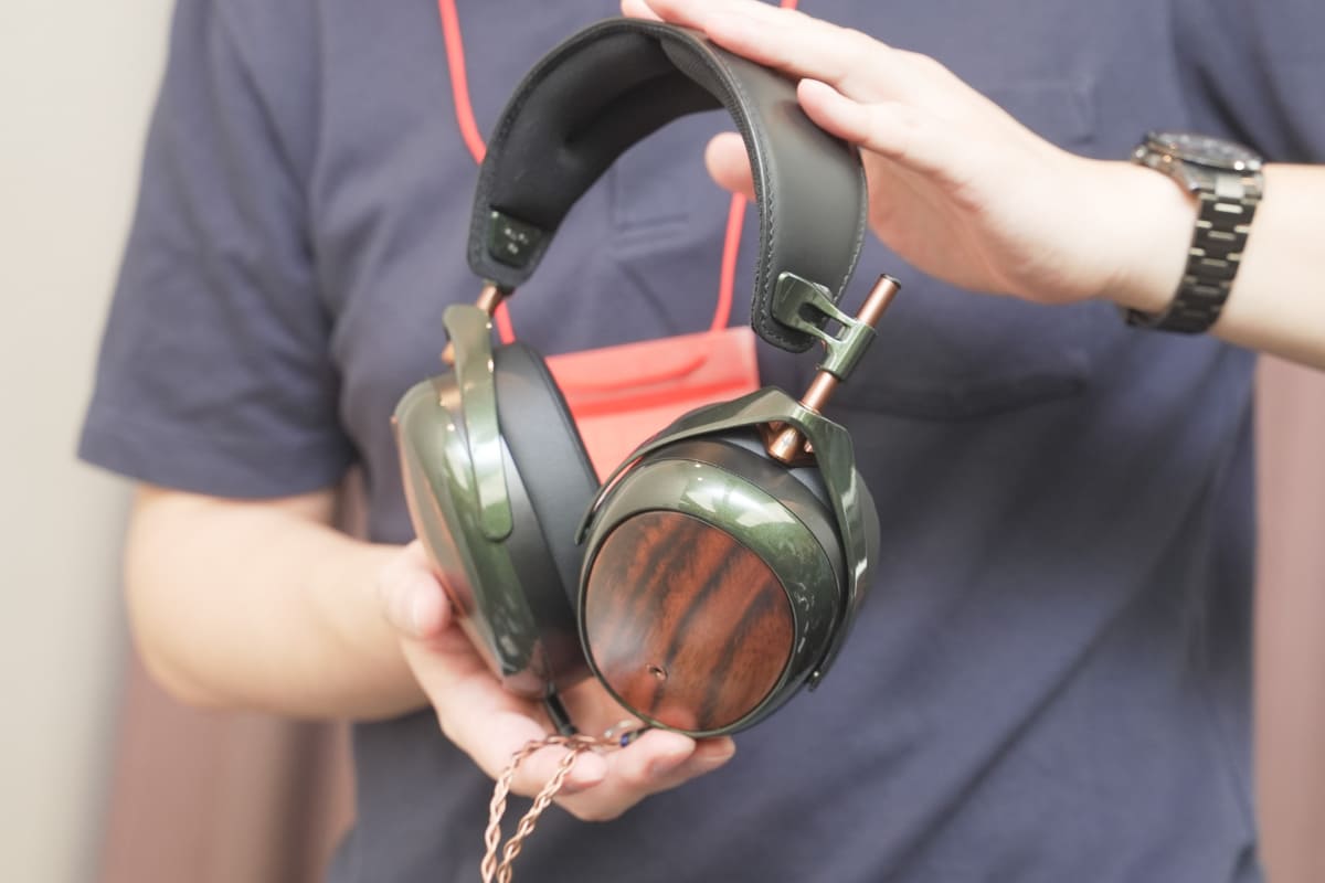 Meze Audio「STRADA」