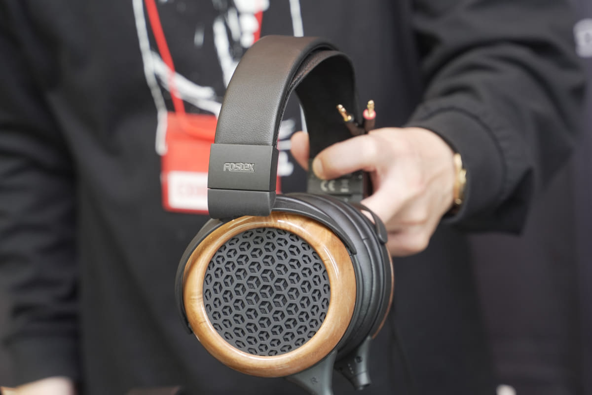 開放型ヘッドフォン「TH818」