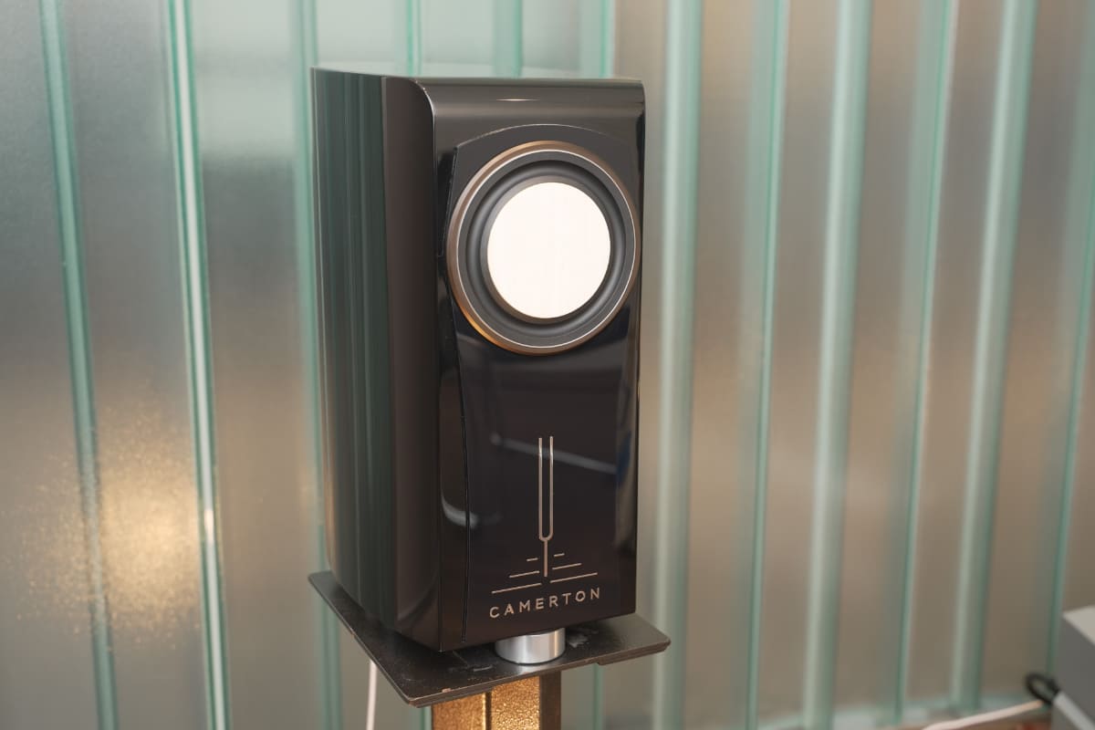 Camertonスピーカー「Binom-1」