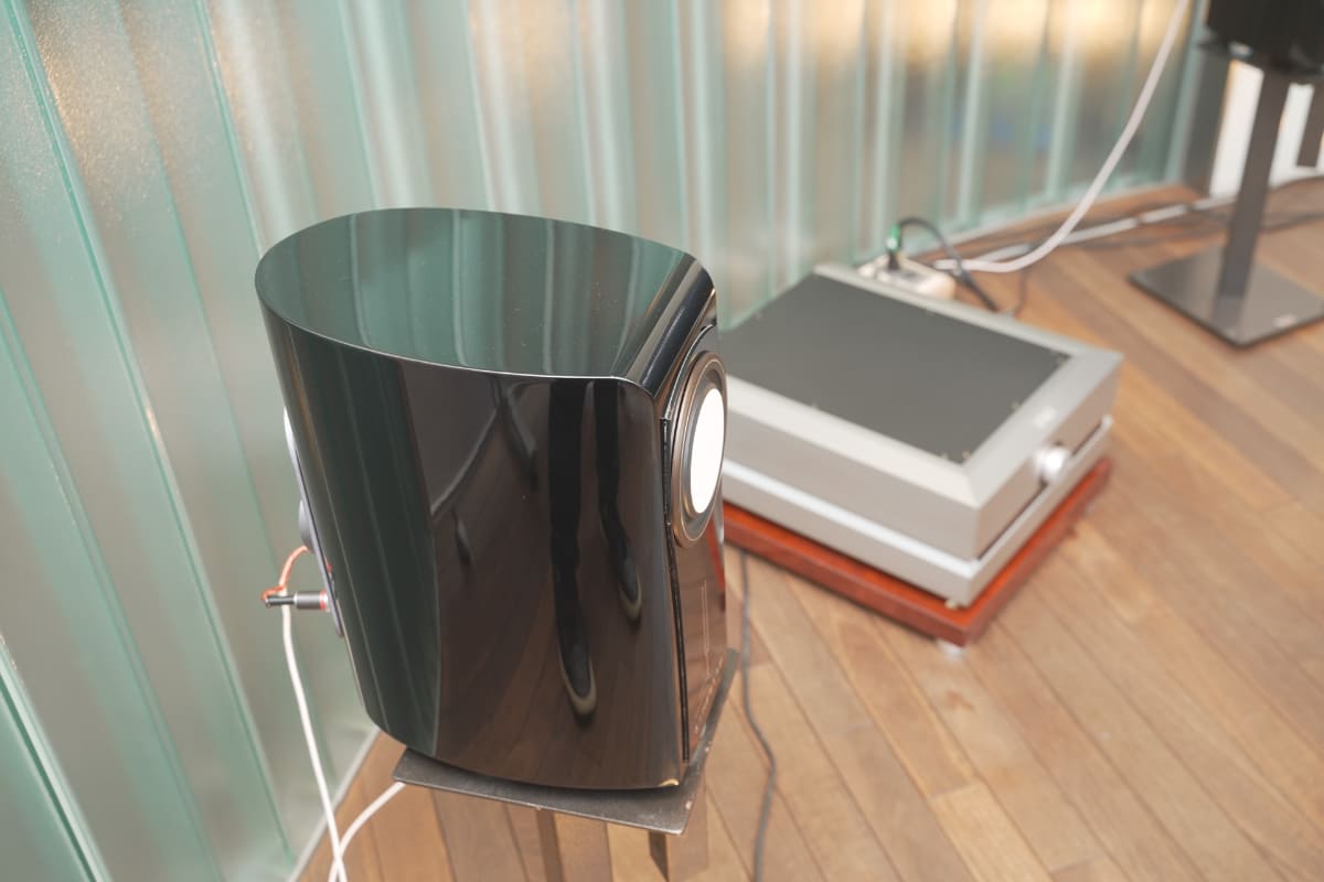 Camertonスピーカー「Binom-1」