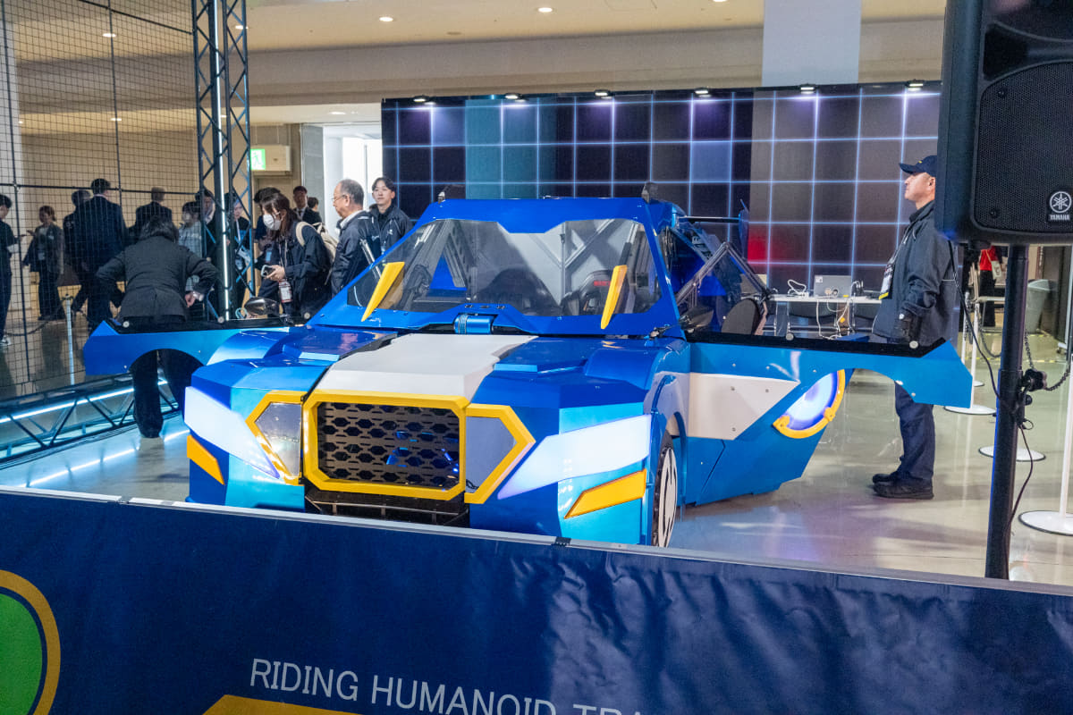 乗用人型変形ロボット