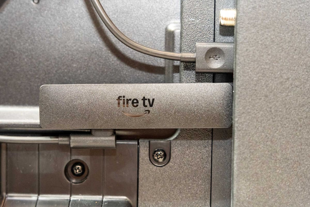 スリムになった新Fire TVは隣のHDMIポートとも干渉しなくなった(写真は発表会で撮影したもの)