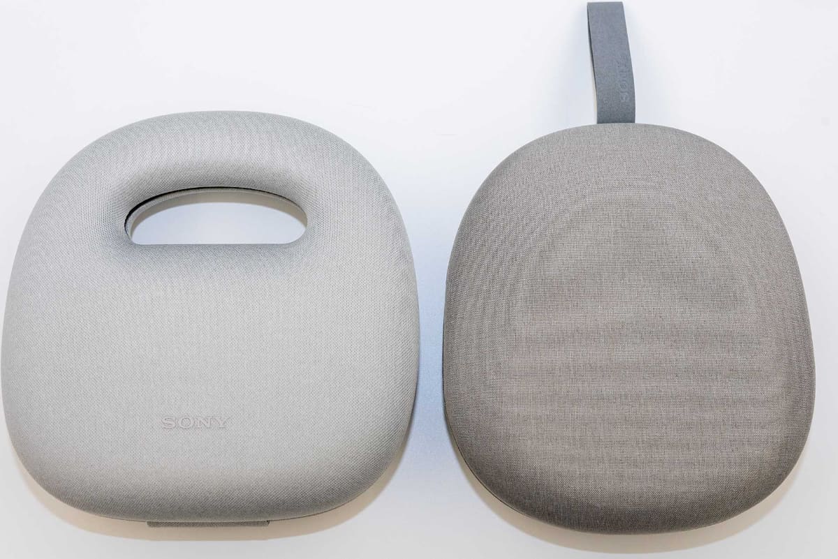 左が「1000X THE COLLEXION」、右が「WH-1000XM6」のケース。なお、両モデルのケースに互換性はない