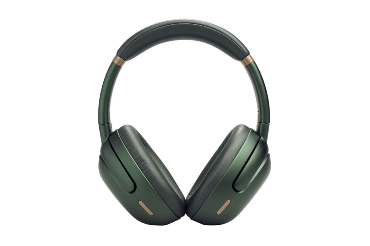 完全ワイヤレスイヤフォン「JBL Tour Pro 3」