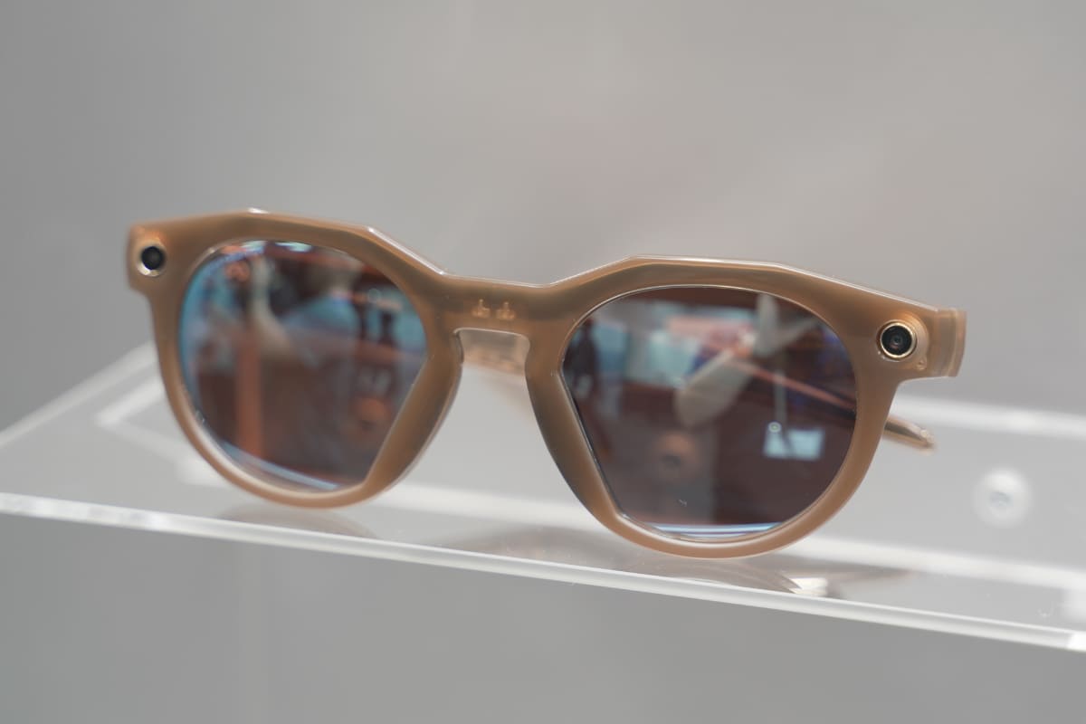 Oakley Meta HSTN