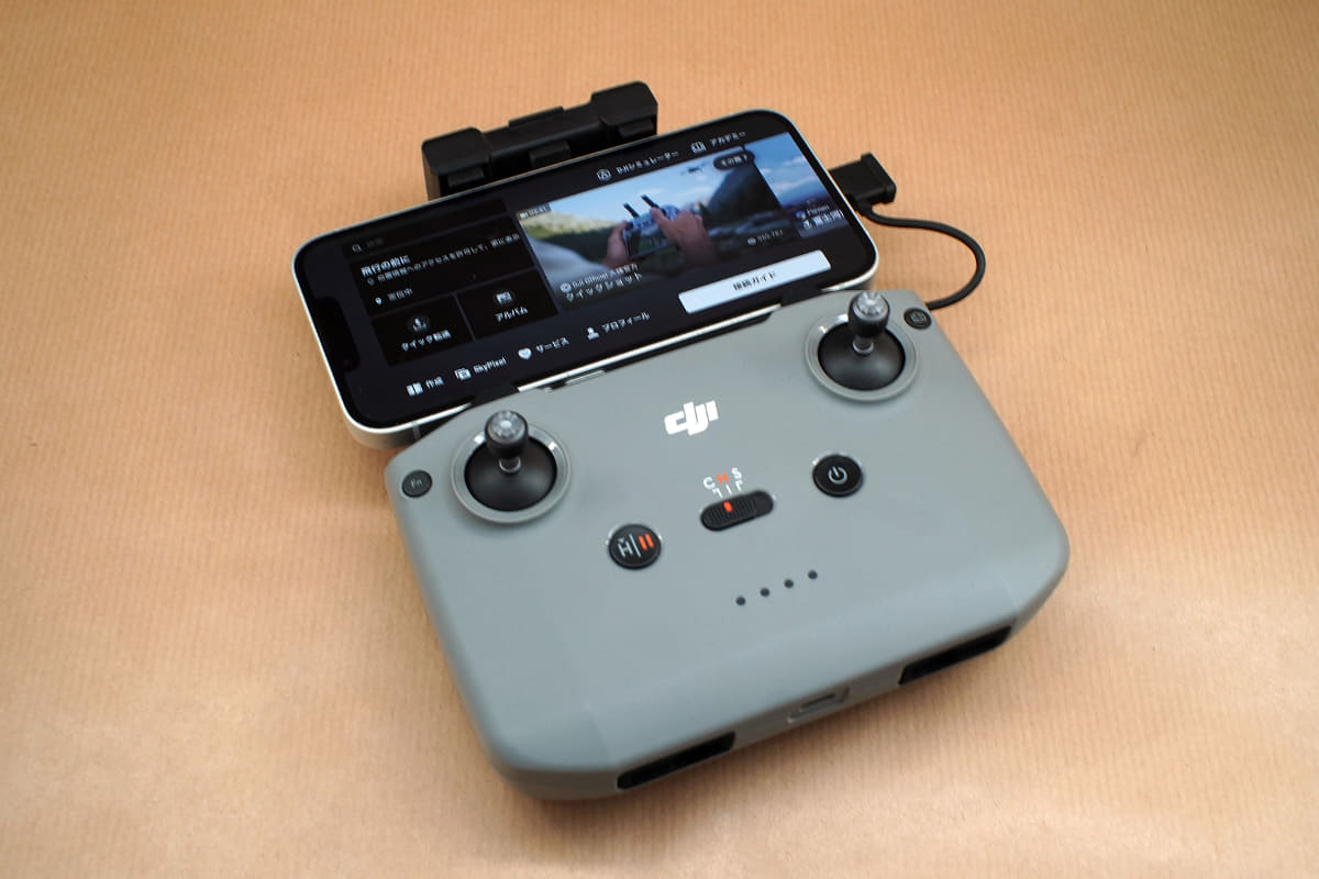 付属コントローラはDJI RC-N3