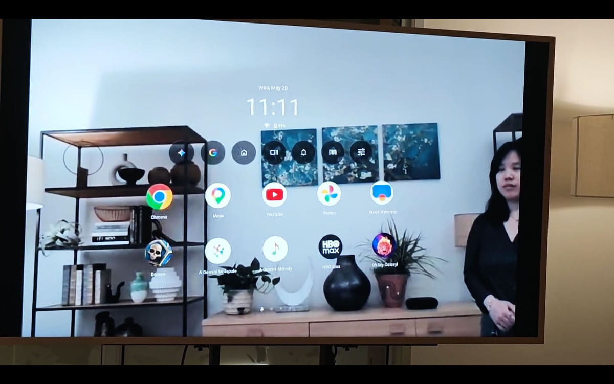 Project AuraのUIをテレビに表示したもの。基本的な構成はGalaxy XRのものと同じ