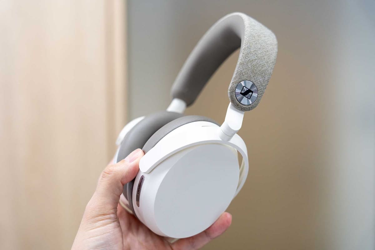「MOMENTUM 5 Wireless」ホワイト