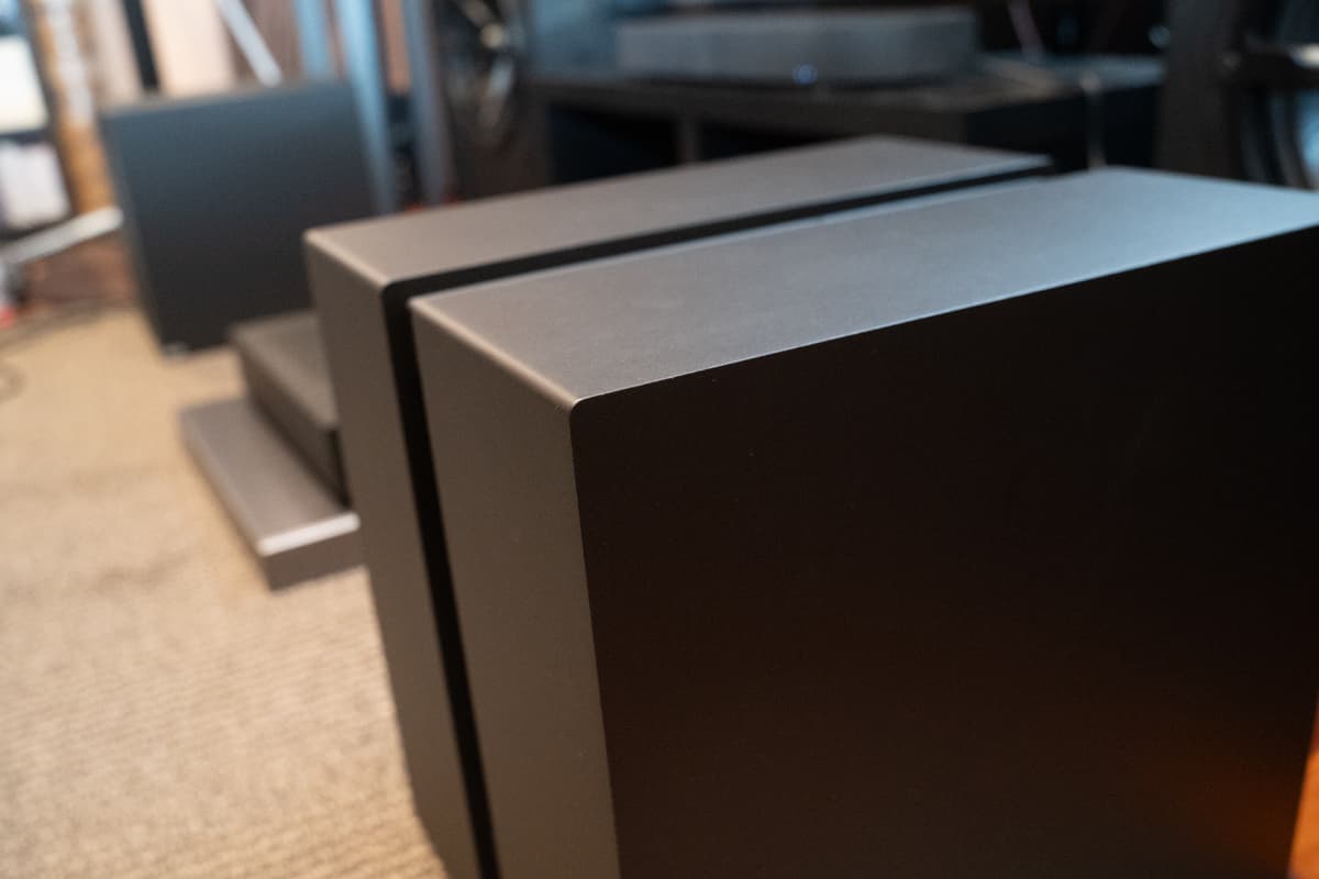 BRAVIA Theatre Sub 9を2台設置した