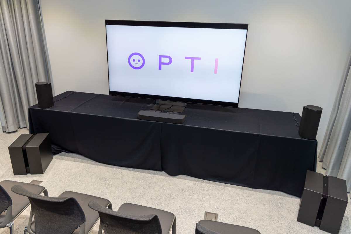 試写は、85型4K液晶テレビ「K-85XR90M2」とホームシアターシステム「BRAVIA Theatre Trio」、「BRAVIA Theatre Rear 9」、「BRAVIA Theatre Sub 9」で上映された