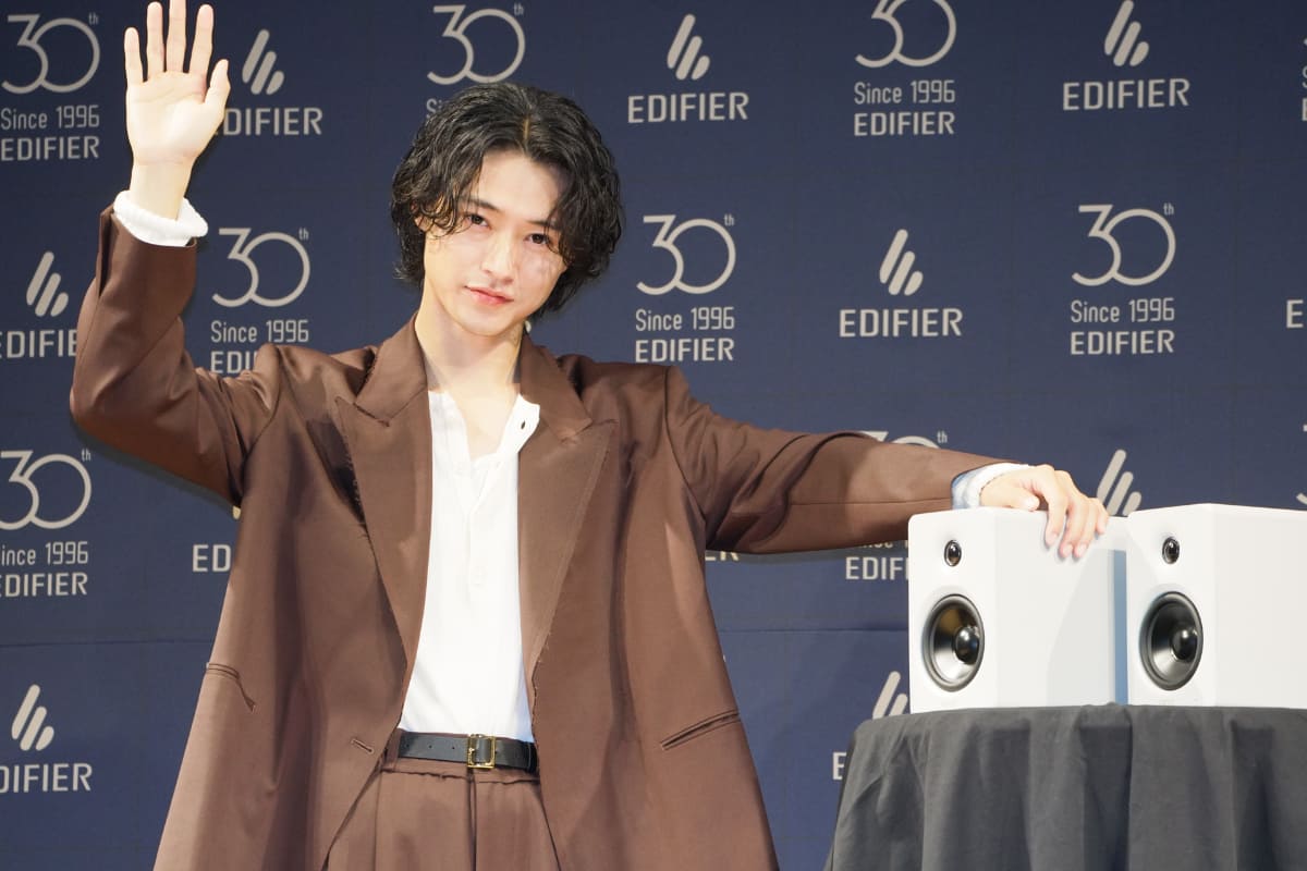 EDIFIERのブランドキャラクターを務める俳優・山﨑賢人氏