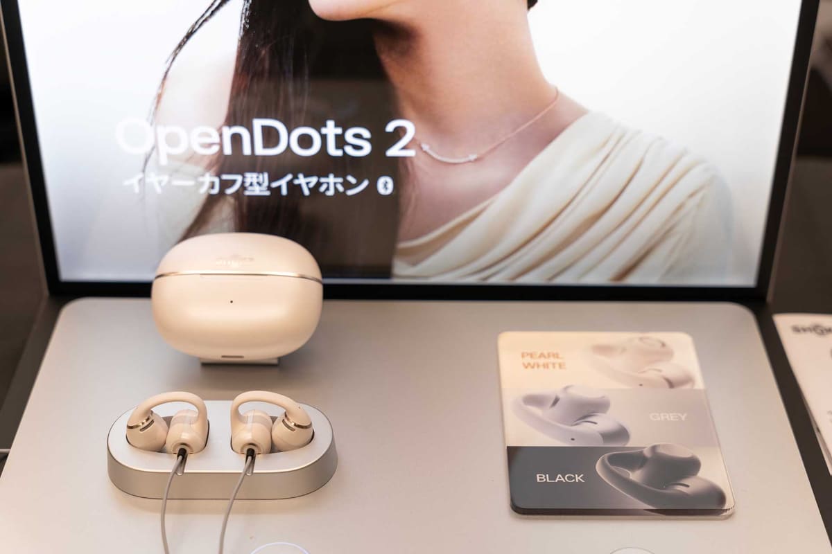 発売されたばかりのイヤカフ型「OpenDots 2」も試聴できる