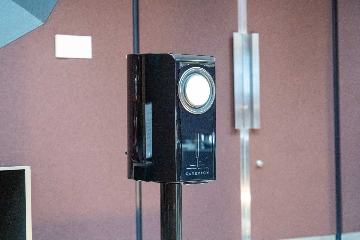 Camertonのブックシェルフ型スピーカー「Binom-1」