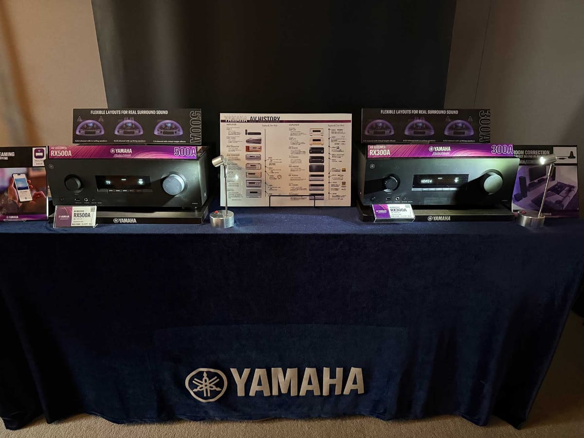 「RX500A/300A」の展示も