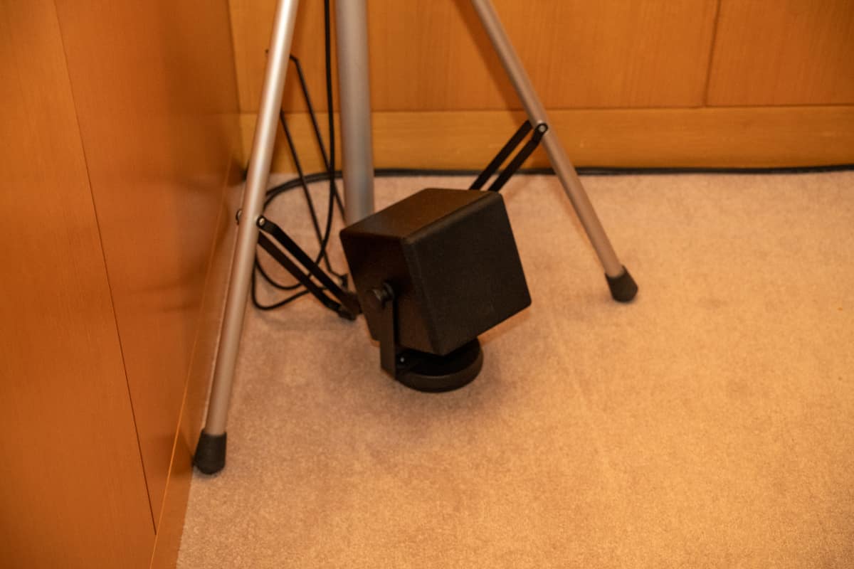 こちらは下に設置されたD5-Cube