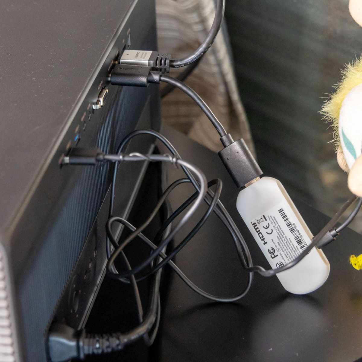 VODドングルへのUSB電源供給は、TITAN側の2つあるUSB端子のうち、あまり利用する予定がないものを選択すればいいだろう