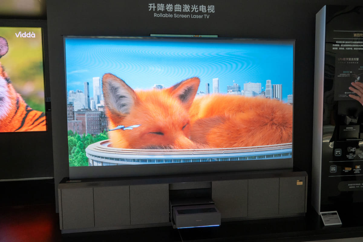 レーザーテレビ(レーザー光源を使った超短焦点型プロジェクター)も海外では人気が高い
