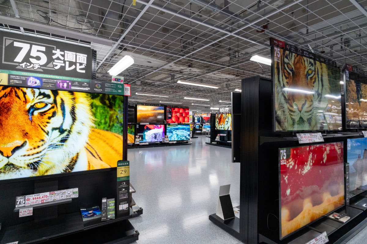 360度テレビに囲まれる空間