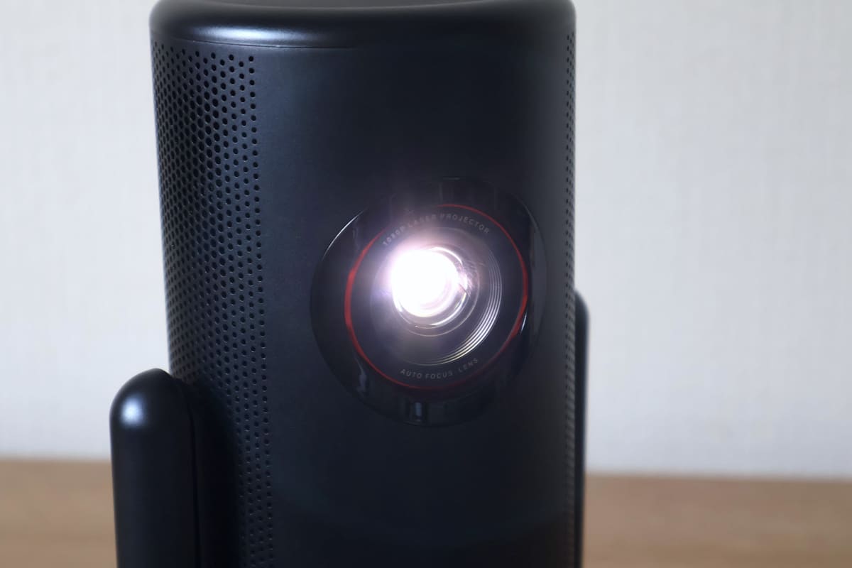 バッテリー内蔵でコンパクトながら、レーザー光源を採用したNebula Capsule 3 Laser