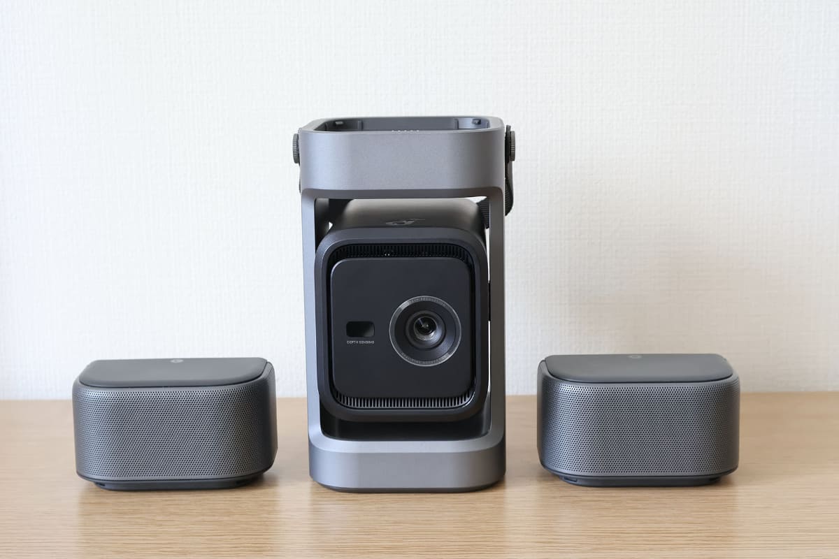 上部のパーツを分離すると、2chのワイヤレススピーカーになる