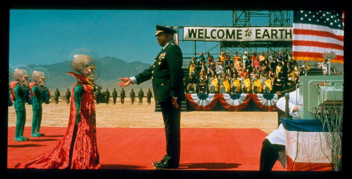 <span class="fnt-70">(C) 1996 WARNER BROS. ENTERTAINMENT INC. BASED ON MARS ATTACKS © THE COPYRIGHTED PROPERTY OF THE TOPPS COMPANY INC. ALL RIGHTS RESERVED.</span>
